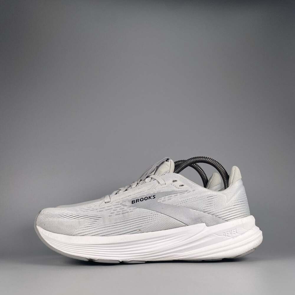 Brooks Revel 8 Women's 8.5 Oyster Mushroom Alloy Running Sneakers Athletic Shoes